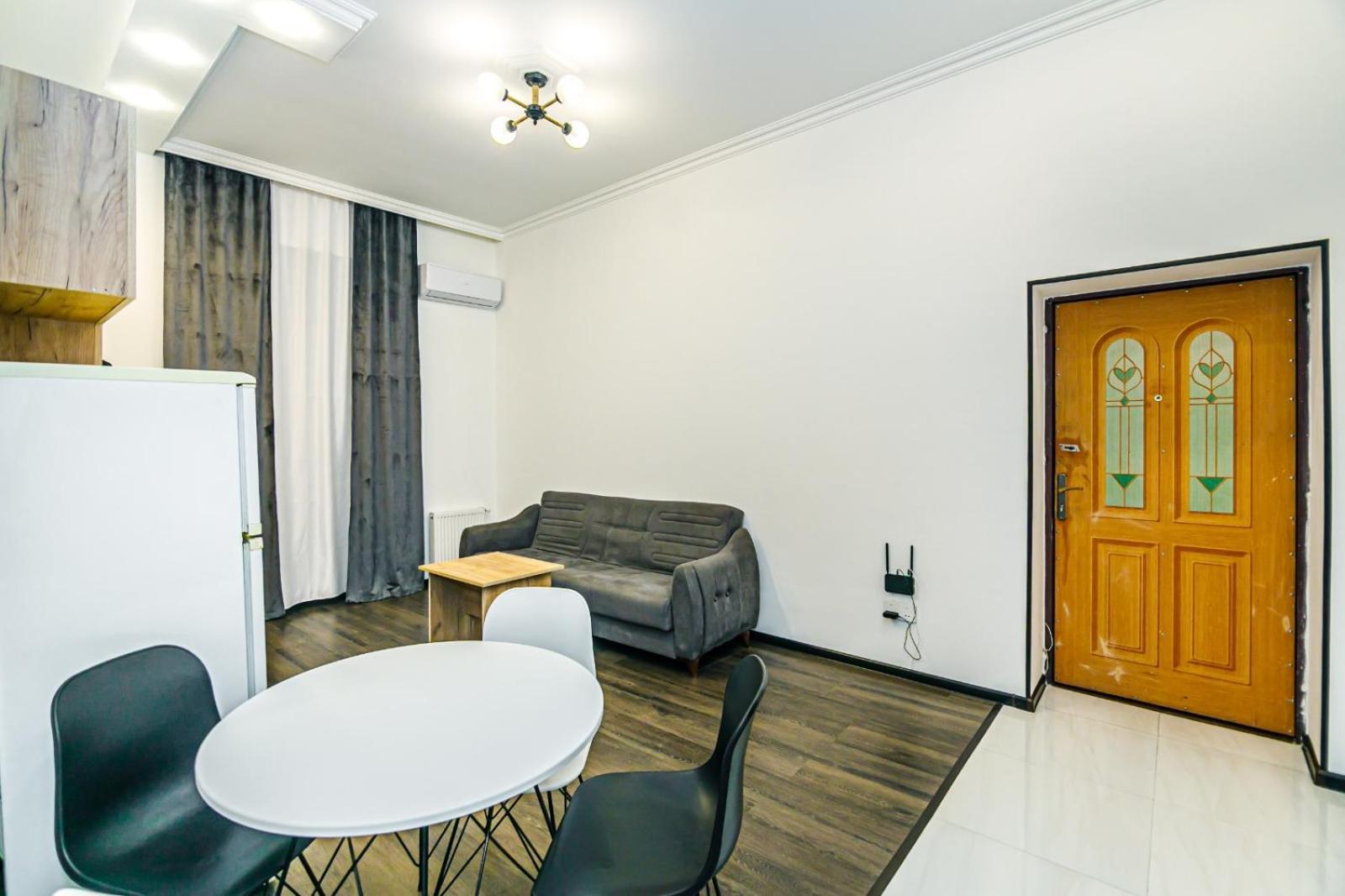 M Estate. 2 Room Home In Targovu Baku Eksteriør billede